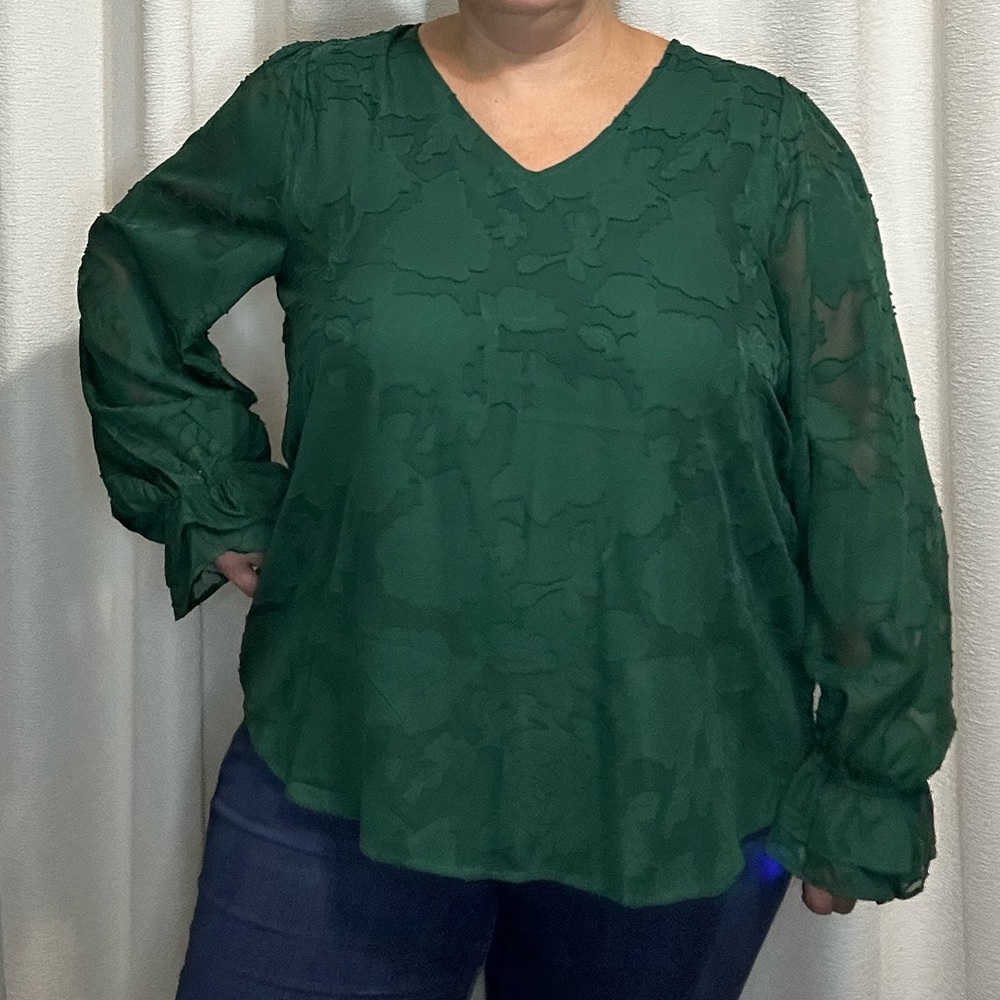 1XL green dress top.  Ruffle sleeves. NWT
